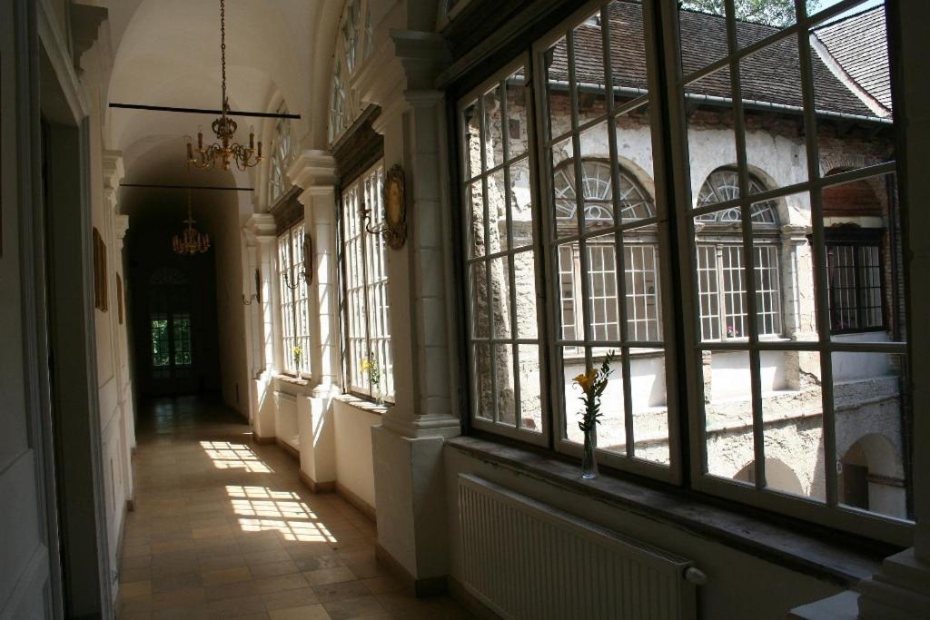 Palac Kurozweki Aparthotel Εξωτερικό φωτογραφία