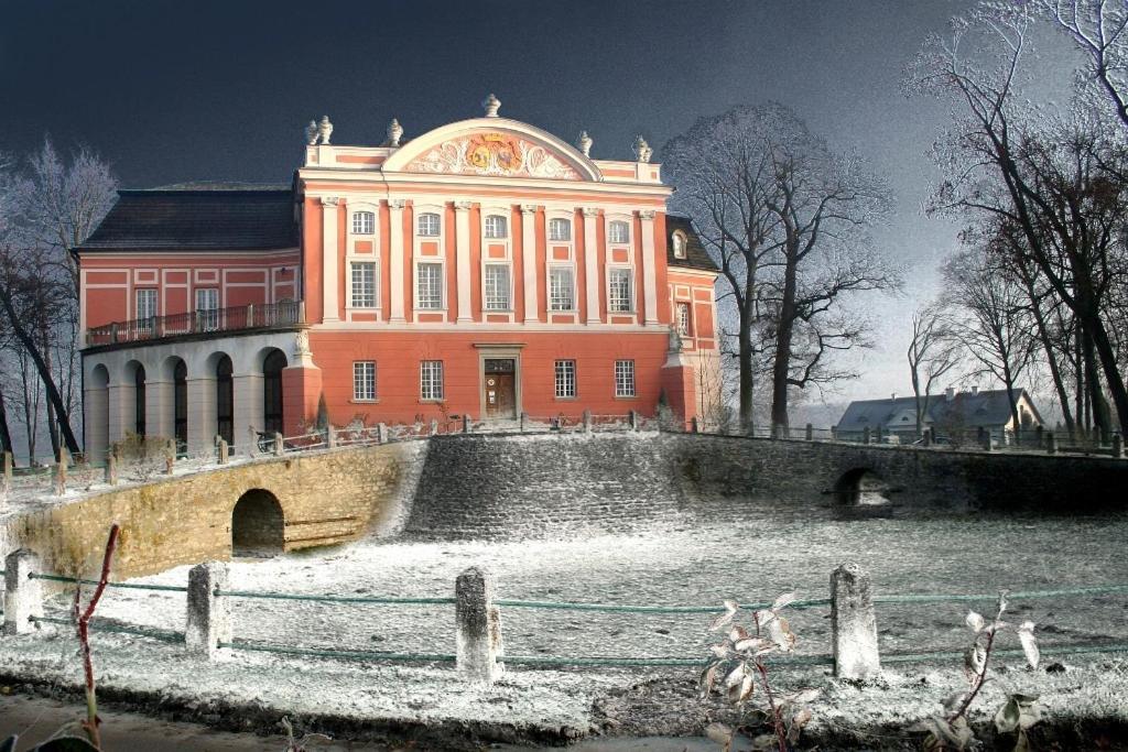 Palac Kurozweki Aparthotel Εξωτερικό φωτογραφία
